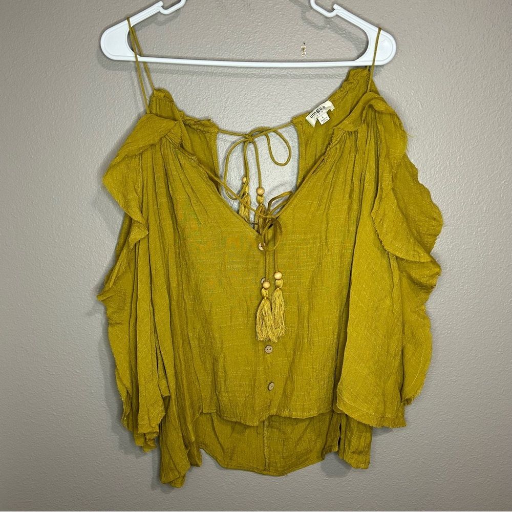 Umgee mustard yellow cold shoulder ruffle sleeve top size large